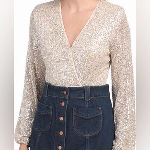 ASTR Sequin V-Neck Bodysuit